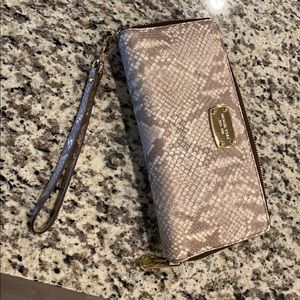 Michael Kors LG snake print wallet